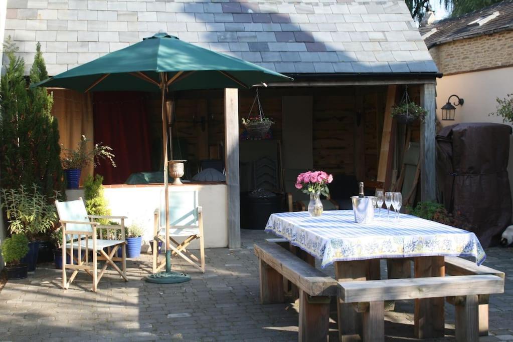 Lyne House Ideal For A Celebration Or Reunion คิดลิงตัน ภายนอก รูปภาพ