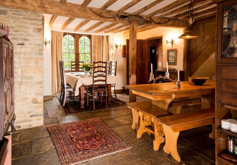 Lyne House Ideal For A Celebration Or Reunion คิดลิงตัน ภายนอก รูปภาพ