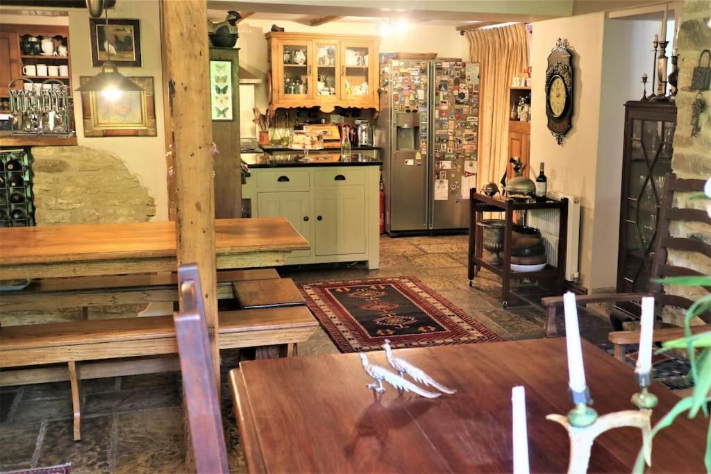 Lyne House Ideal For A Celebration Or Reunion คิดลิงตัน ภายนอก รูปภาพ